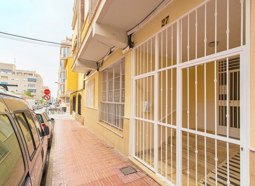 3 quarto Apartamento de Praia para venda em Torrevieja - 200 000 € (Ref: 9211213)