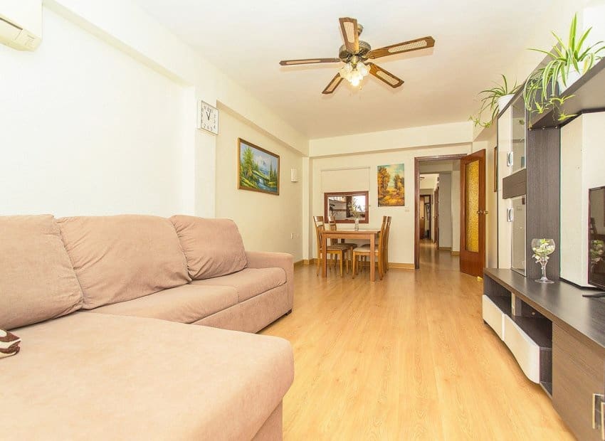 3 quarto Apartamento de Praia para venda em Torrevieja - 200 000 € (Ref: 9211213)