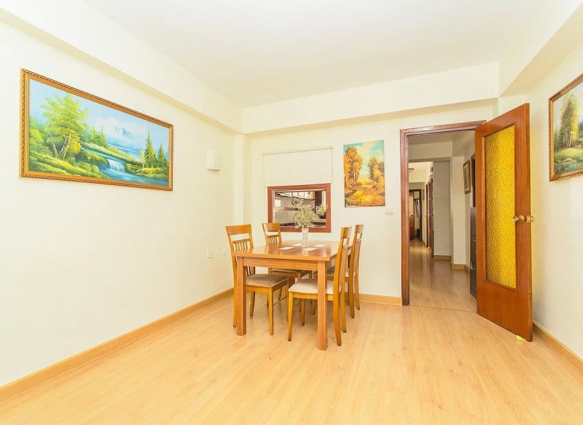 3 quarto Apartamento de Praia para venda em Torrevieja - 200 000 € (Ref: 9211213)