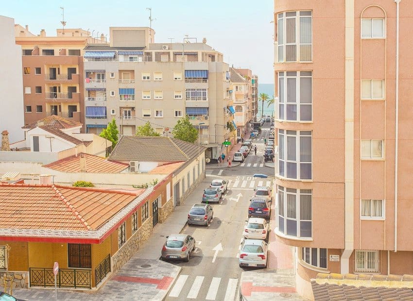 3 quarto Apartamento de Praia para venda em Torrevieja - 200 000 € (Ref: 9211213)