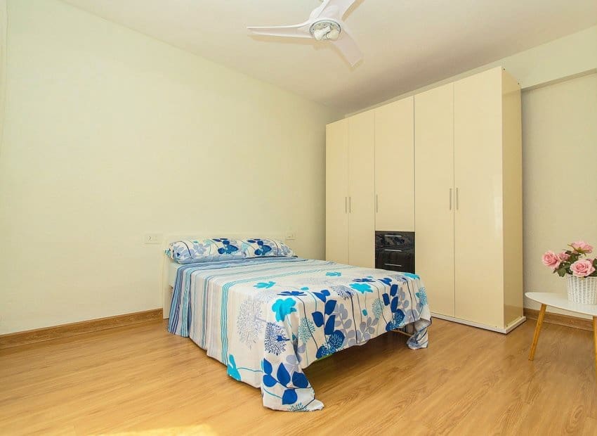 3 quarto Apartamento de Praia para venda em Torrevieja - 200 000 € (Ref: 9211213)