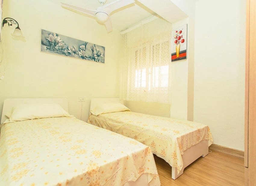 3 quarto Apartamento de Praia para venda em Torrevieja - 200 000 € (Ref: 9211213)