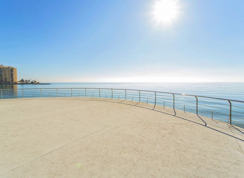 3 quarto Apartamento de Praia para venda em Torrevieja - 200 000 € (Ref: 9211213)