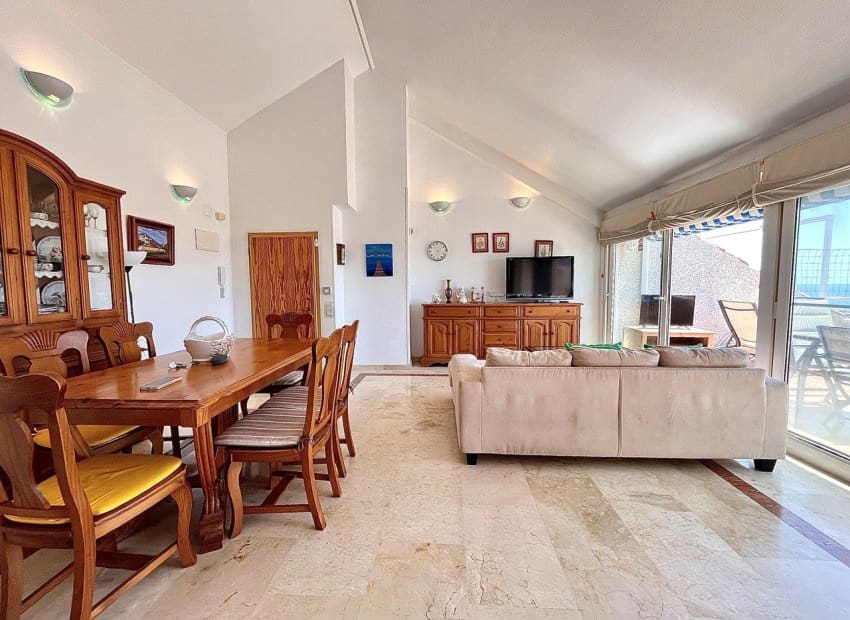 3 makuuhuone Kattohuoneisto myytävänä paikassa Dehesa de Campoamor mukana uima-altaan - 239 000 € (Ref: 9211216)