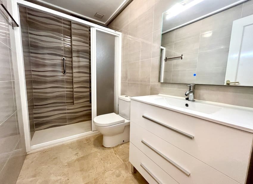 3 makuuhuone Kattohuoneisto myytävänä paikassa Dehesa de Campoamor mukana uima-altaan - 239 000 € (Ref: 9211216)