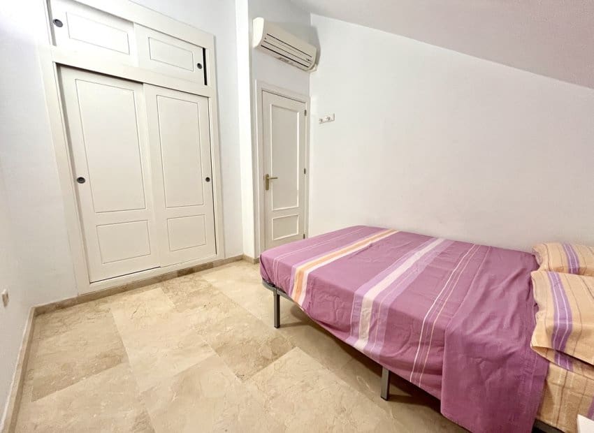 3 makuuhuone Kattohuoneisto myytävänä paikassa Dehesa de Campoamor mukana uima-altaan - 239 000 € (Ref: 9211216)