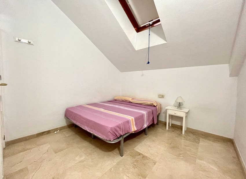 3 makuuhuone Kattohuoneisto myytävänä paikassa Dehesa de Campoamor mukana uima-altaan - 239 000 € (Ref: 9211216)