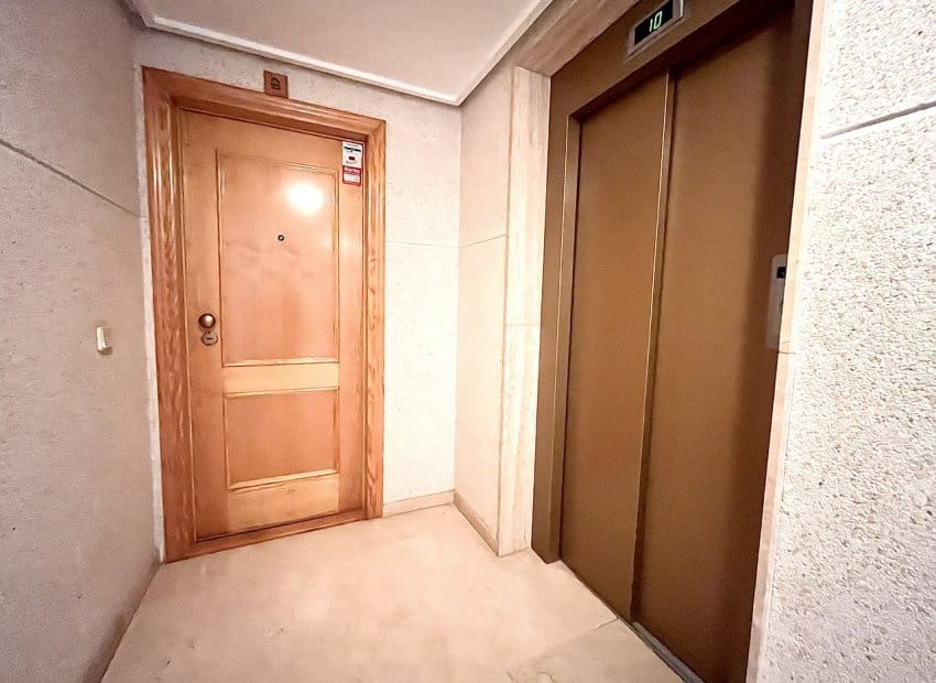 3 makuuhuone Kattohuoneisto myytävänä paikassa Dehesa de Campoamor mukana uima-altaan - 239 000 € (Ref: 9211216)