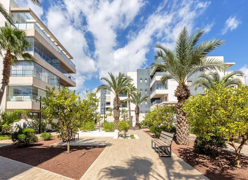 2 sypialnia Penthouse na sprzedaż w Villamartin - 259 000 € (Ref: 9211219)