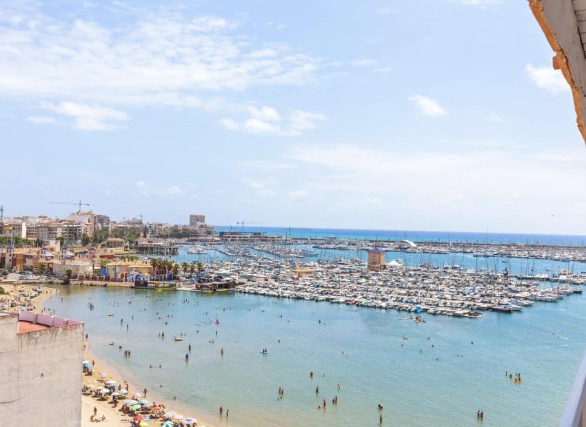 3 chambre Appartement à vendre à Torrevieja avec piscine - 295 000 € (Ref: 9211220)