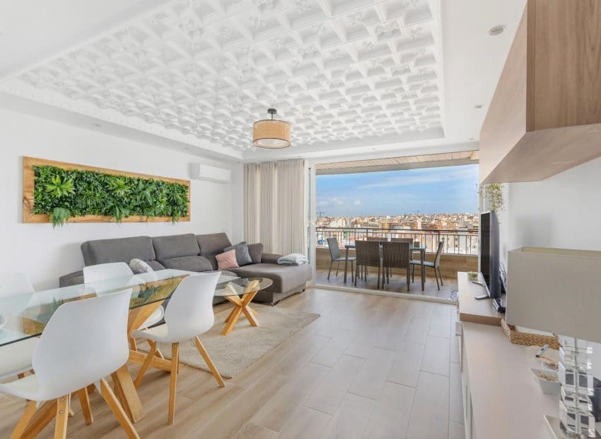 3 chambre Appartement à vendre à Torrevieja avec piscine - 295 000 € (Ref: 9211220)