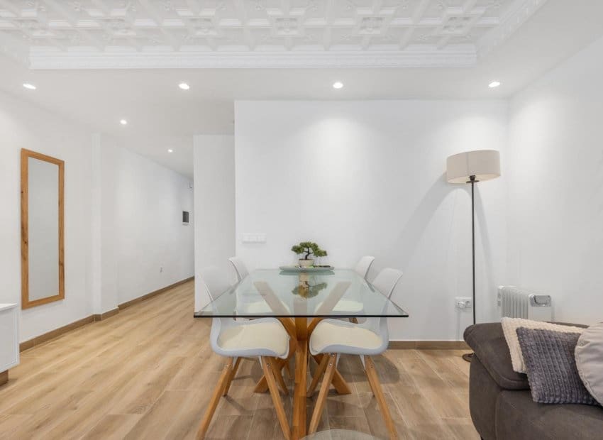 3 chambre Appartement à vendre à Torrevieja avec piscine - 295 000 € (Ref: 9211220)