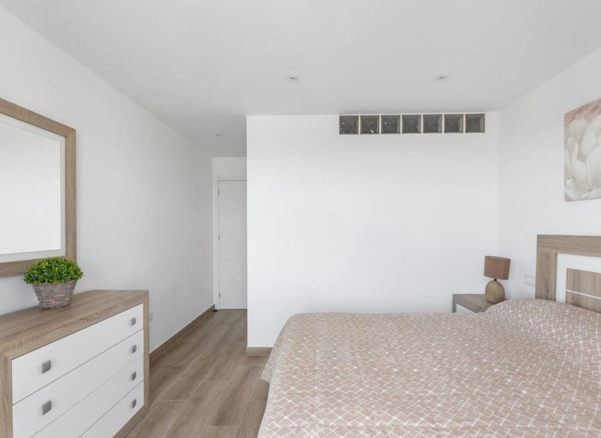 3 chambre Appartement à vendre à Torrevieja avec piscine - 295 000 € (Ref: 9211220)