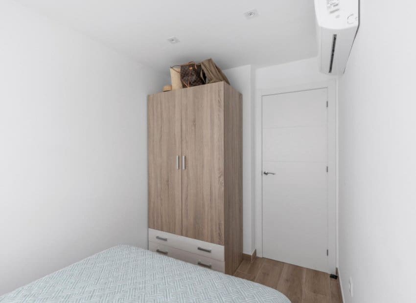 3 chambre Appartement à vendre à Torrevieja avec piscine - 295 000 € (Ref: 9211220)