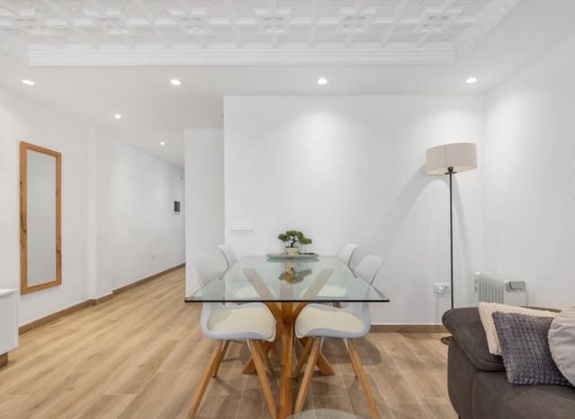 3 bedroom Apartment for sale in Playa del Acequión, Torrevieja with pool - € 295,000 (Ref: 9211220)