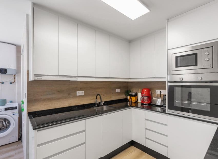 3 chambre Appartement à vendre à Torrevieja avec piscine - 295 000 € (Ref: 9211220)