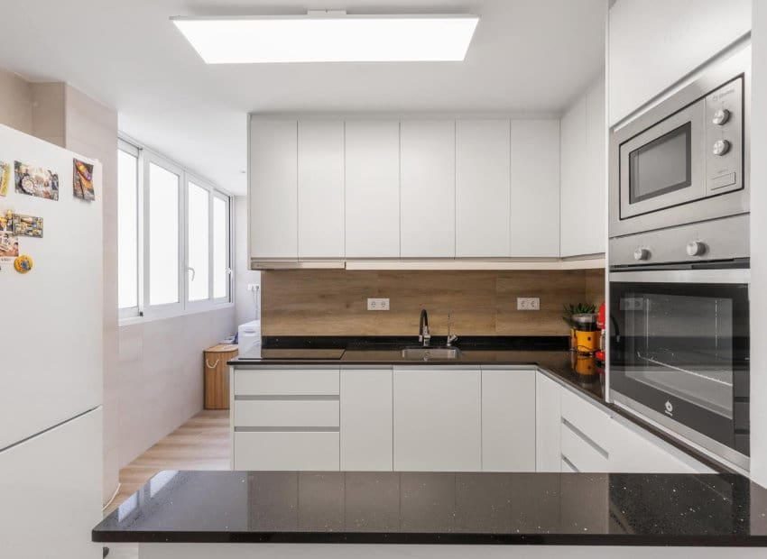 3 chambre Appartement à vendre à Torrevieja avec piscine - 295 000 € (Ref: 9211220)