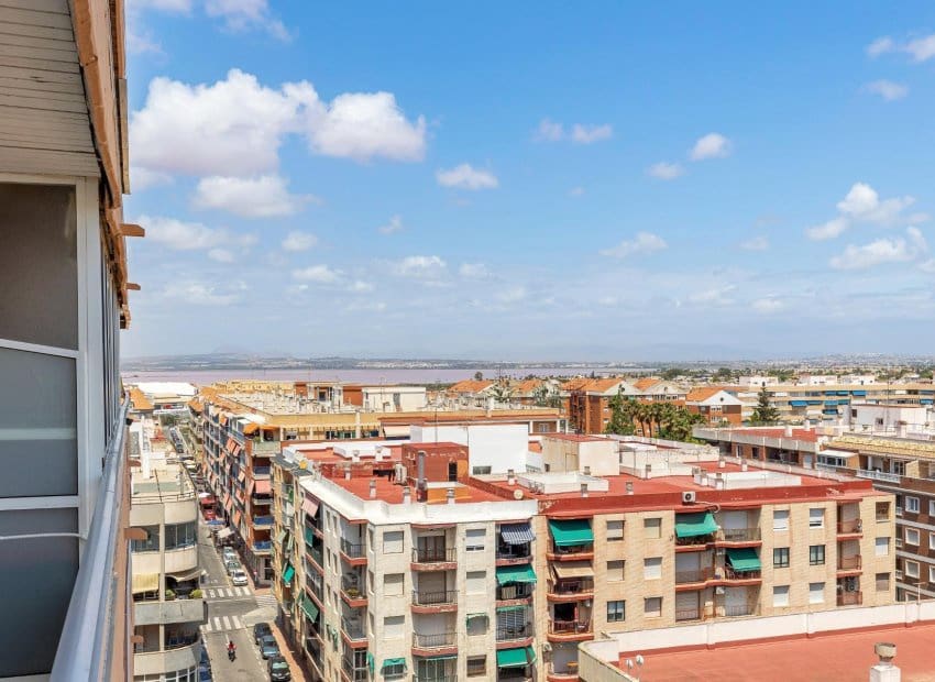 3 chambre Appartement à vendre à Torrevieja avec piscine - 295 000 € (Ref: 9211220)