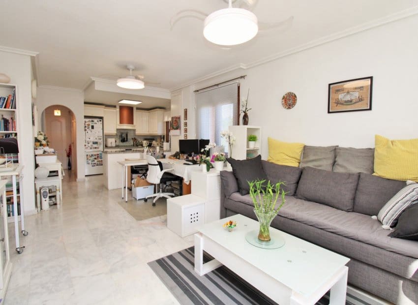 2 Zimmer Apartment zu verkaufen in Villamartin mit Pool - 179.999 € (Ref: 9211221)