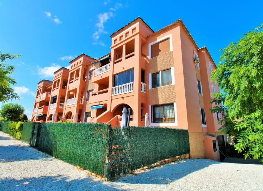 2 Zimmer Apartment zu verkaufen in Villamartin mit Pool - 179.999 € (Ref: 9211221)