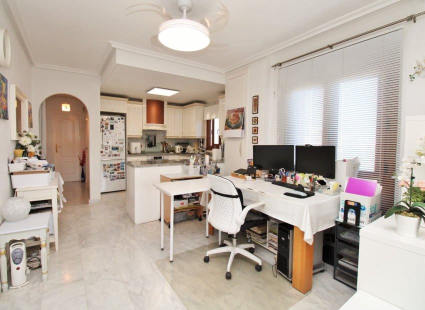 2 Zimmer Apartment zu verkaufen in Villamartin mit Pool - 179.999 € (Ref: 9211221)