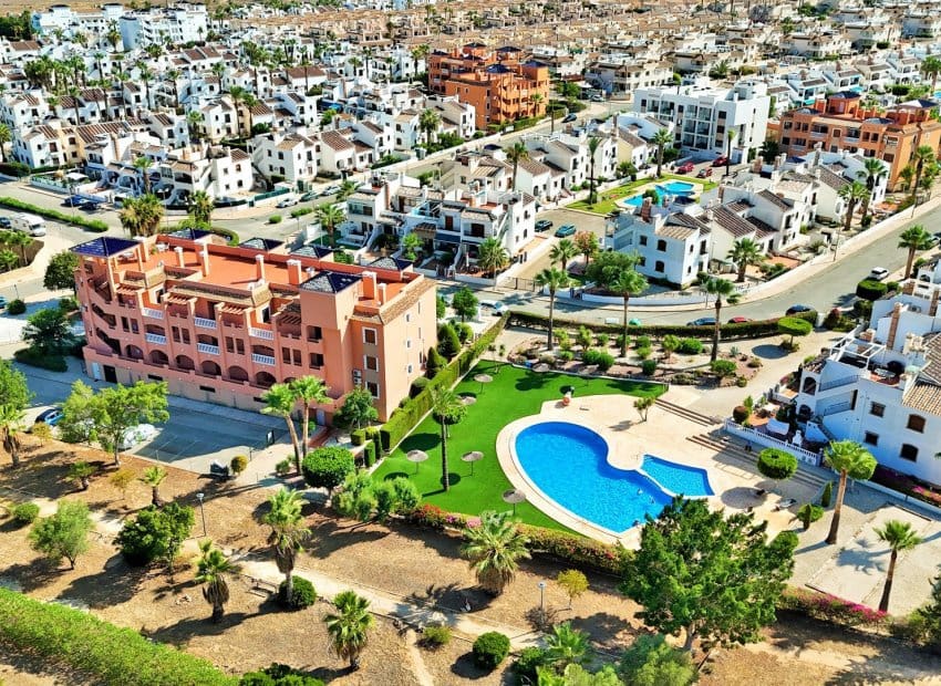 2 Zimmer Apartment zu verkaufen in Villamartin mit Pool - 179.999 € (Ref: 9211221)