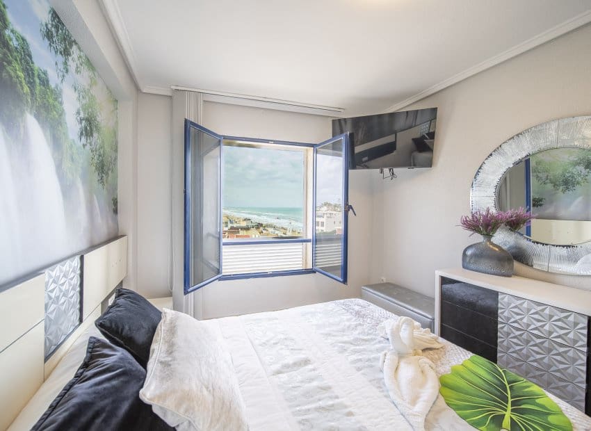 2 makuuhuone Ranta-asunto myytävänä paikassa La Mata mukana uima-altaan - 329 000 € (Ref: 9211227)