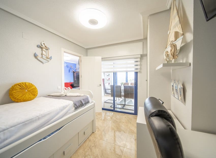 2 makuuhuone Ranta-asunto myytävänä paikassa La Mata mukana uima-altaan - 329 000 € (Ref: 9211227)