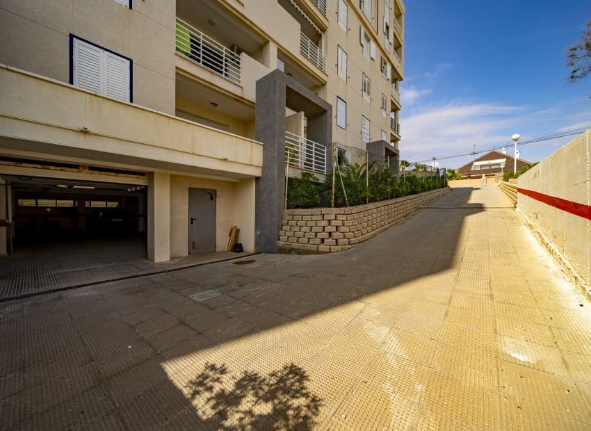 2 makuuhuone Ranta-asunto myytävänä paikassa La Mata mukana uima-altaan - 329 000 € (Ref: 9211227)