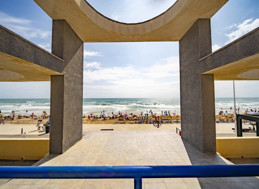 2 makuuhuone Ranta-asunto myytävänä paikassa La Mata mukana uima-altaan - 329 000 € (Ref: 9211227)