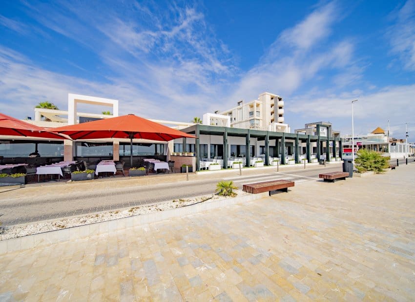 2 makuuhuone Ranta-asunto myytävänä paikassa La Mata mukana uima-altaan - 329 000 € (Ref: 9211227)