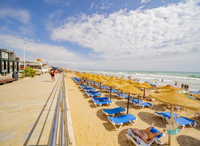 2 makuuhuone Ranta-asunto myytävänä paikassa La Mata mukana uima-altaan - 329 000 € (Ref: 9211227)