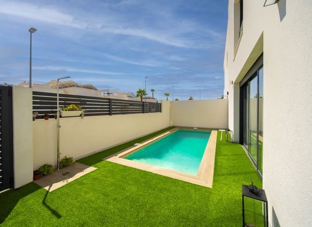 2 bedroom Villa for sale in Benijófar with pool - € 330,000 (Ref: 9211233)