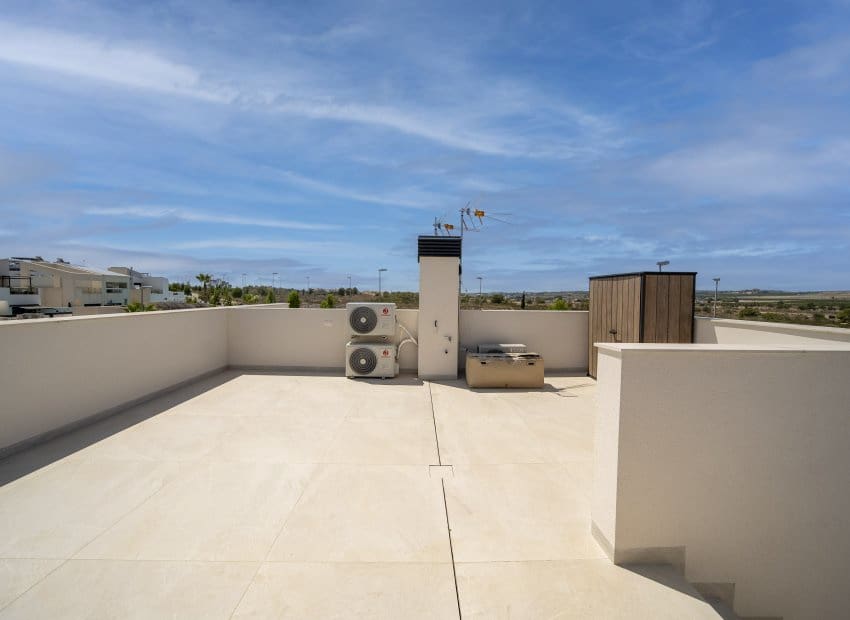 2 bedroom Villa for sale in Benijofar with pool - € 330,000 (Ref: 9211233)