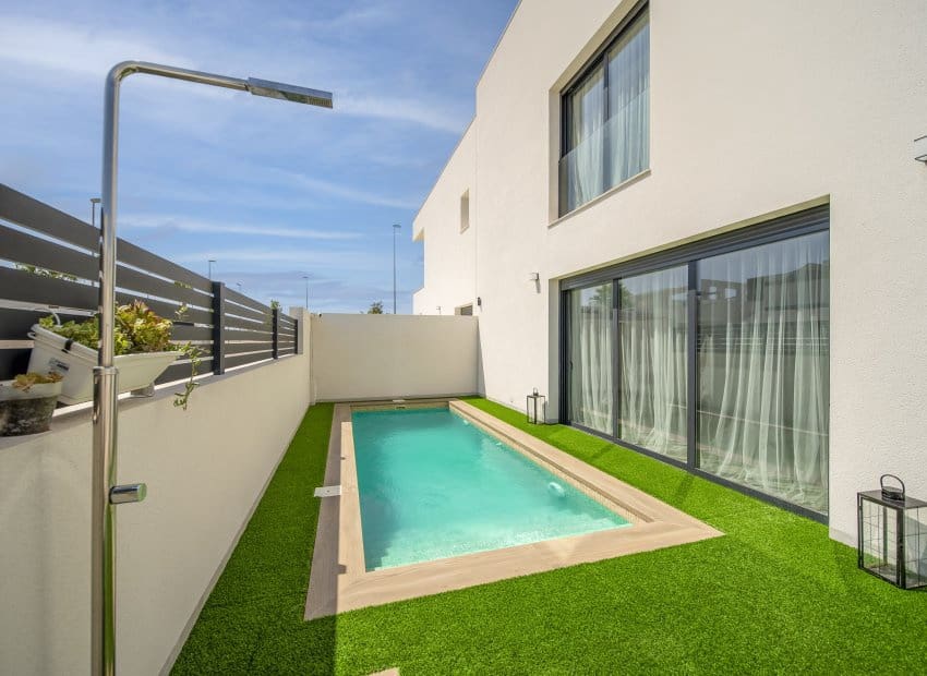 2 bedroom Villa for sale in Benijofar with pool - € 330,000 (Ref: 9211233)