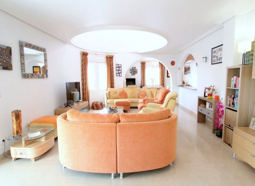 5 makuuhuone Huvila myytävänä paikassa Ciudad Quesada mukana uima-altaan - 625 000 € (Ref: 9211249)