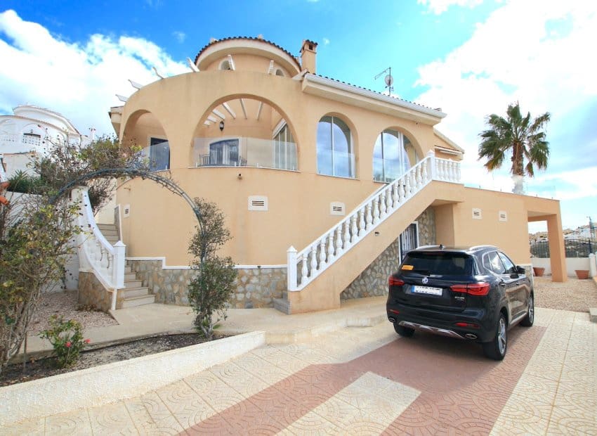 5 makuuhuone Huvila myytävänä paikassa Ciudad Quesada mukana uima-altaan - 625 000 € (Ref: 9211249)