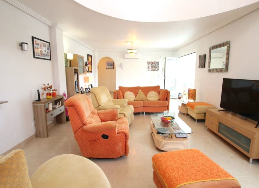 5 makuuhuone Huvila myytävänä paikassa Ciudad Quesada mukana uima-altaan - 625 000 € (Ref: 9211249)