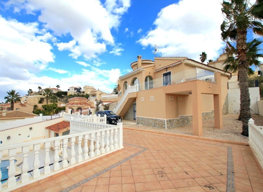 5 makuuhuone Huvila myytävänä paikassa Ciudad Quesada mukana uima-altaan - 625 000 € (Ref: 9211249)