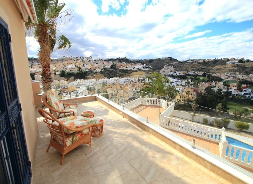 5 makuuhuone Huvila myytävänä paikassa Ciudad Quesada mukana uima-altaan - 625 000 € (Ref: 9211249)