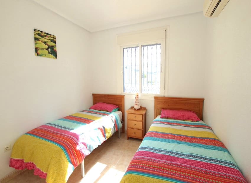 5 makuuhuone Huvila myytävänä paikassa Ciudad Quesada mukana uima-altaan - 625 000 € (Ref: 9211249)