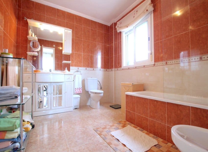 5 makuuhuone Huvila myytävänä paikassa Ciudad Quesada mukana uima-altaan - 625 000 € (Ref: 9211249)