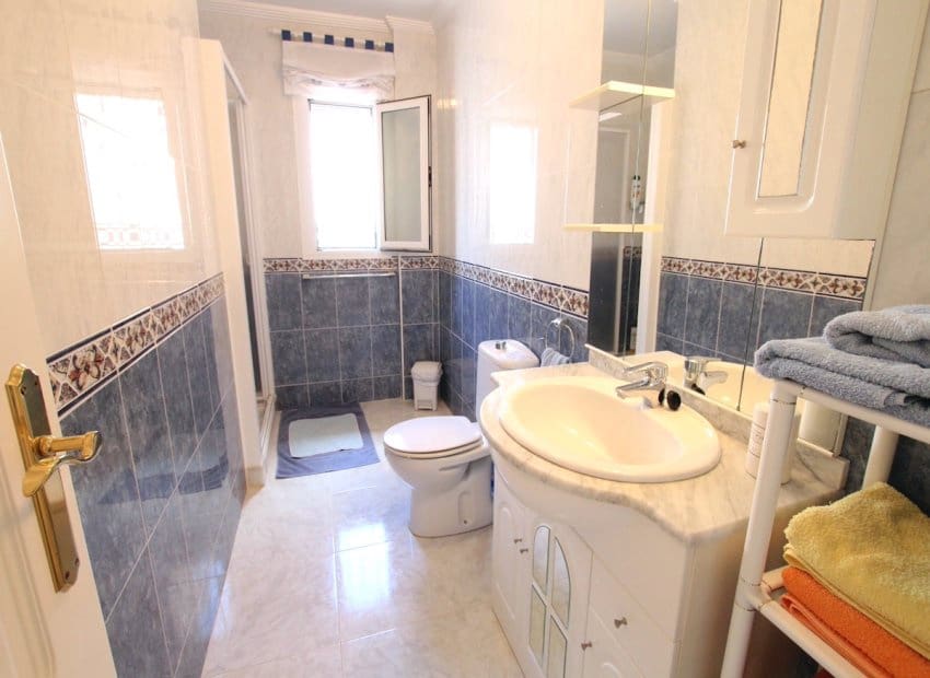 5 makuuhuone Huvila myytävänä paikassa Ciudad Quesada mukana uima-altaan - 625 000 € (Ref: 9211249)