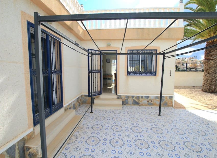 5 makuuhuone Huvila myytävänä paikassa Ciudad Quesada mukana uima-altaan - 625 000 € (Ref: 9211249)