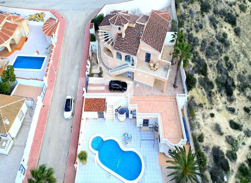 5 makuuhuone Huvila myytävänä paikassa Ciudad Quesada mukana uima-altaan - 625 000 € (Ref: 9211249)