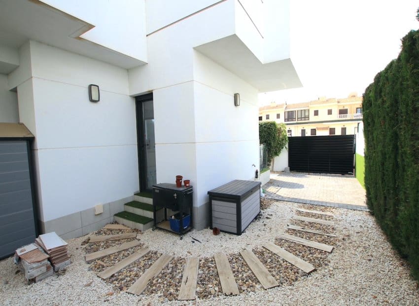 4 bedroom Villa for sale in Dona Pepa with pool - € 565,000 (Ref: 9211253)