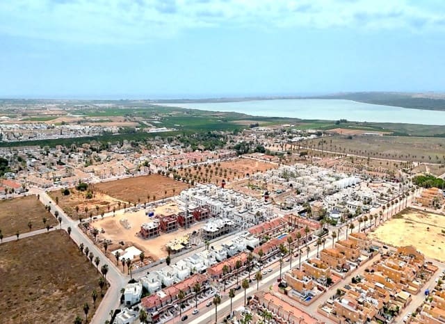 4 bedroom Villa for sale in Doña Pepa, Rojales with pool - € 565,000 (Ref: 9211253)