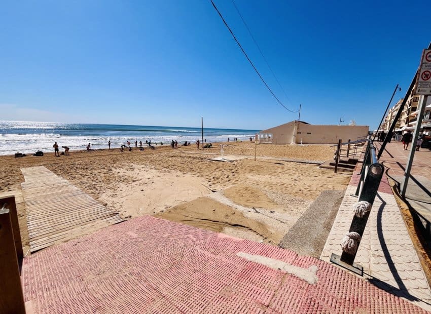 3 quarto Apartamento para venda em Guardamar del Segura - 299 999 € (Ref: 9211254)