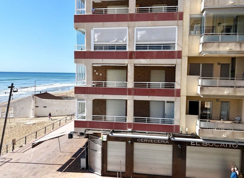 3 quarto Apartamento para venda em Guardamar del Segura - 299 999 € (Ref: 9211254)