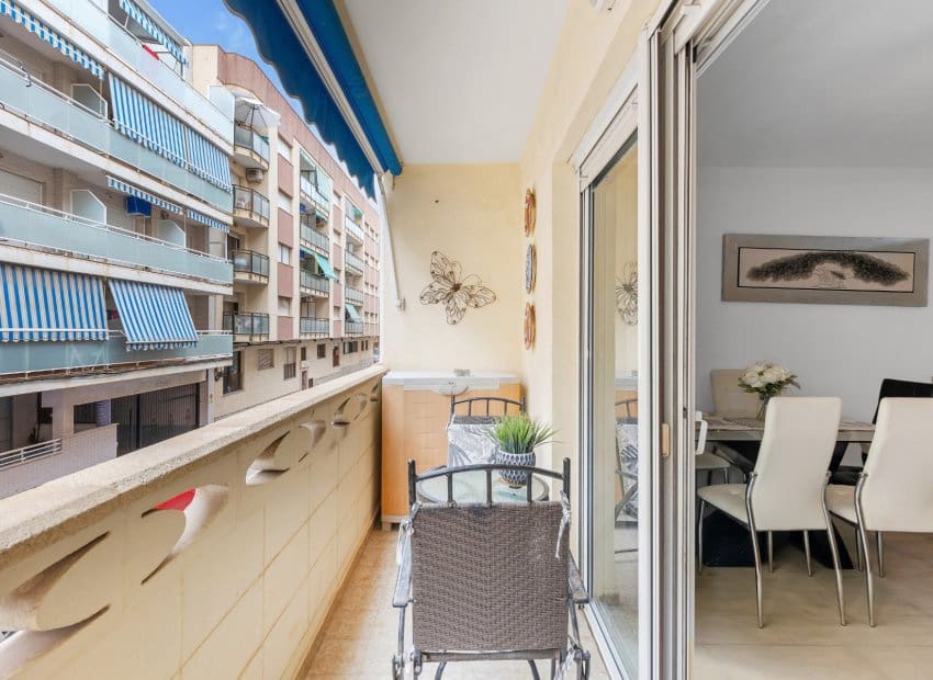 2 bedroom Apartment for sale in Torrevieja - € 179,000 (Ref: 9211260)